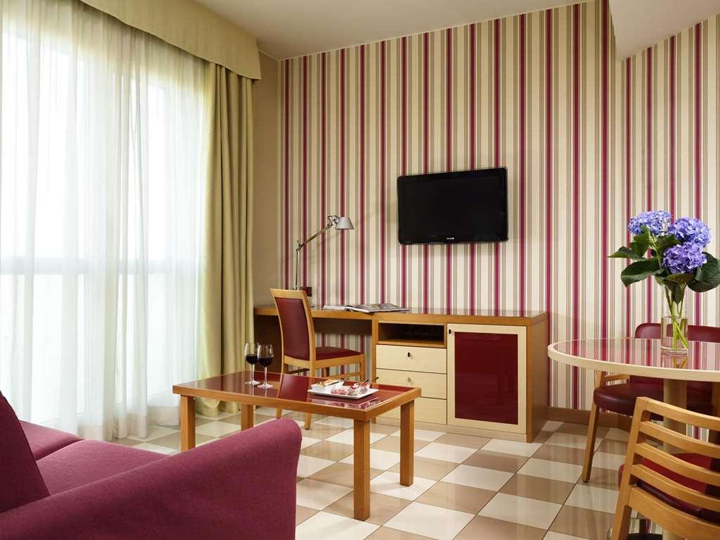 Una Hotels The One Milano Hotel & Residence San Donato Milanese Habitación foto
